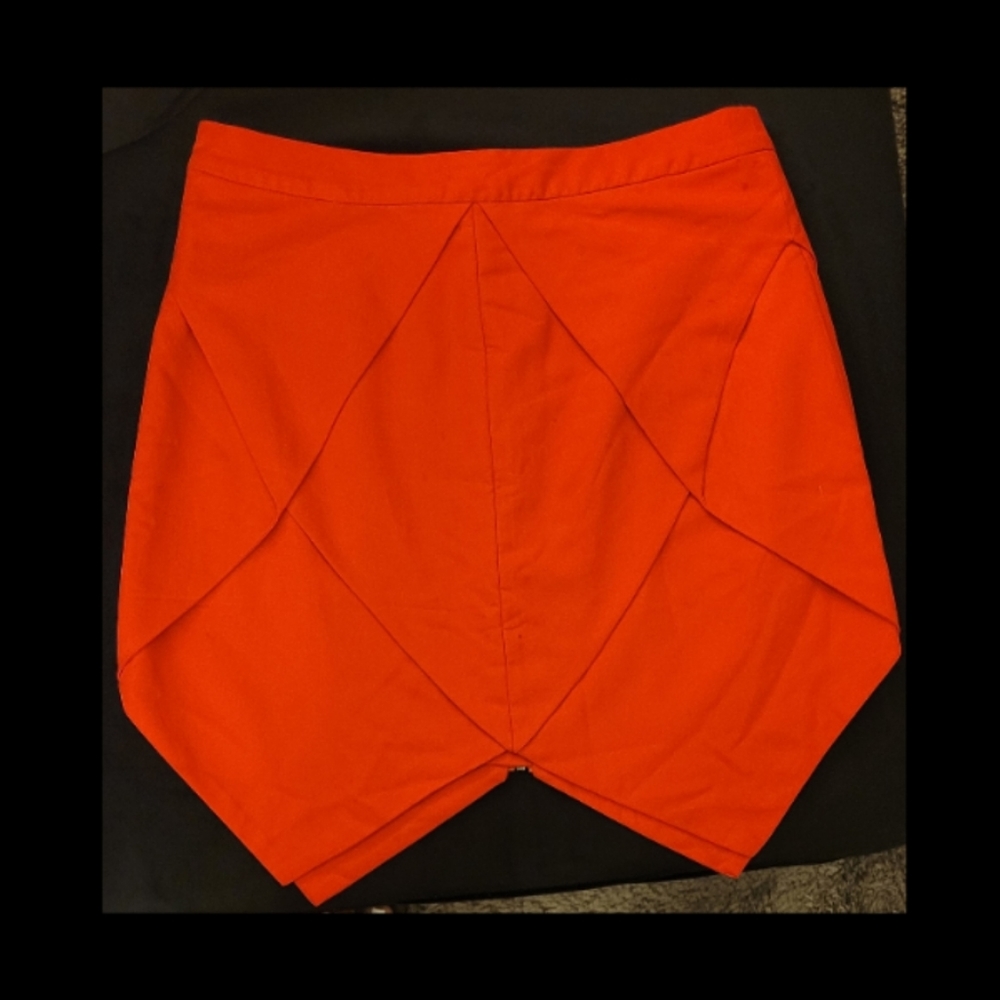 Structured mini skirt